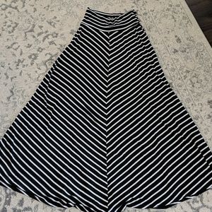 Euc AB studio maxi skirt small